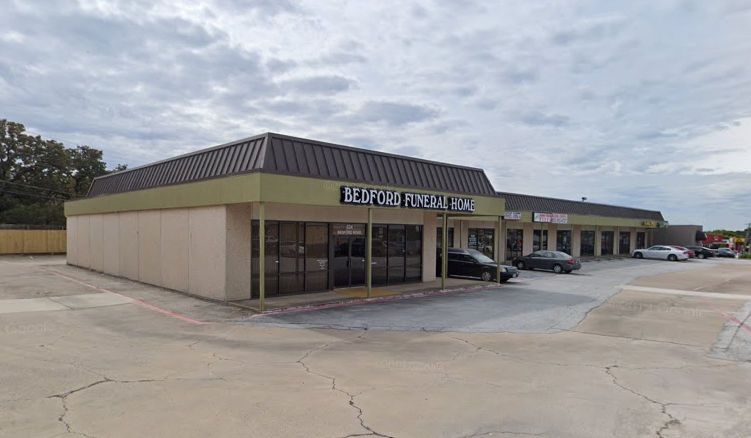 Bedford Plaza Retail Center: 524 Bedford Rd, Bedford, TX 76022